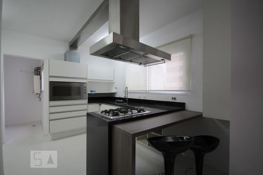 Cozinha de apartamento à venda com 3 quartos, 150m² em Real Parque, São Paulo