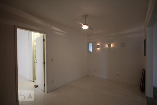 Sala de apartamento à venda com 3 quartos, 150m² em Real Parque, São Paulo