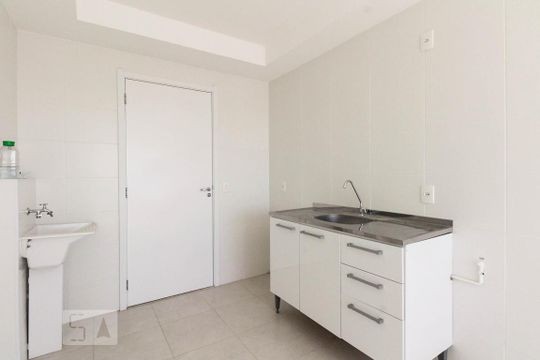 Cozinha e Área de serviço de kitnet/studio à venda com 1 quarto, 32m² em Vila Alpina, São Paulo