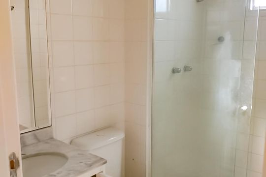 Banheiro da Suíte de apartamento à venda com 2 quartos, 65m² em Vila Endres, Guarulhos