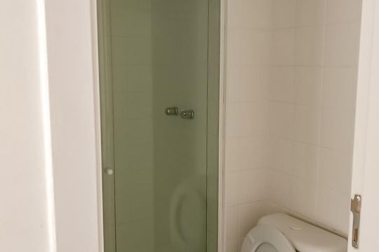 Banheiro Social de apartamento à venda com 2 quartos, 65m² em Vila Endres, Guarulhos