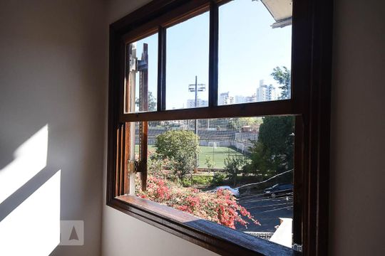 Vista da Suíte  de casa para alugar com 3 quartos, 202m² em Jardim Colombo, São Paulo