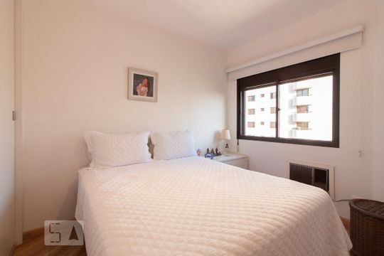 Quarto de kitnet/studio à venda com 1 quarto, 42m² em Vila Nova Conceição, São Paulo