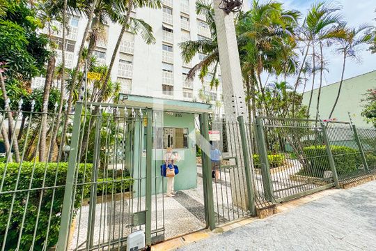 Fachada de apartamento para alugar com 2 quartos, 75m² em Cambuci, São Paulo