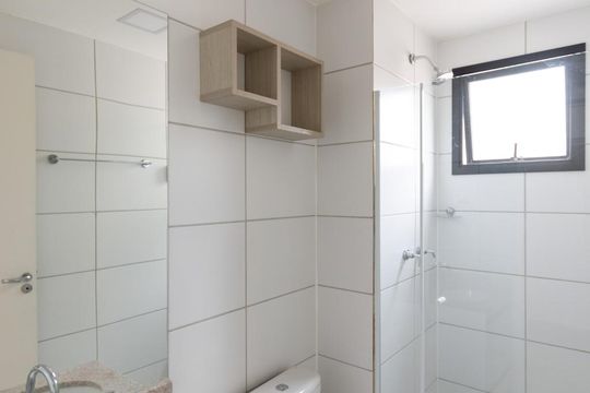 Banheiro de apartamento para alugar com 1 quarto, 27m² em Jardim Paulista, São Paulo