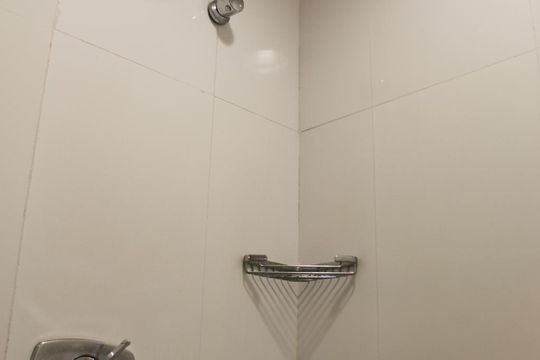 Banheiro de apartamento à venda com 1 quarto, 60m² em Barra da Tijuca, Rio de Janeiro