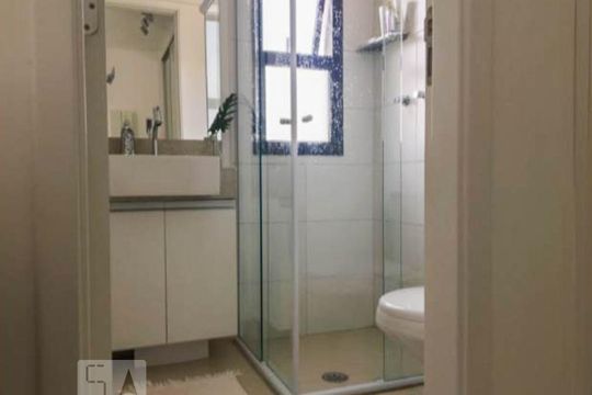 Banheiro de kitnet/studio para alugar com 1 quarto, 38m² em Campo Belo, São Paulo