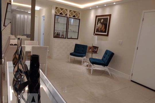 Sala de apartamento para alugar com 3 quartos, 160m² em Barra da Tijuca, Rio de Janeiro