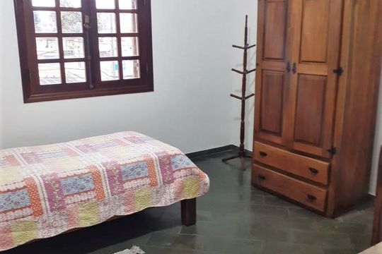 Quarto de casa à venda com 3 quartos, 174m² em Parque Maria Domitila, São Paulo