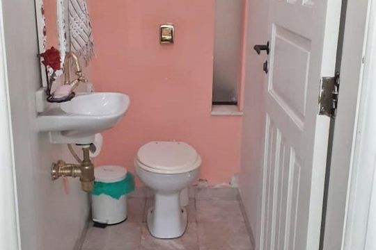 Lavabo de casa à venda com 3 quartos, 174m² em Parque Maria Domitila, São Paulo