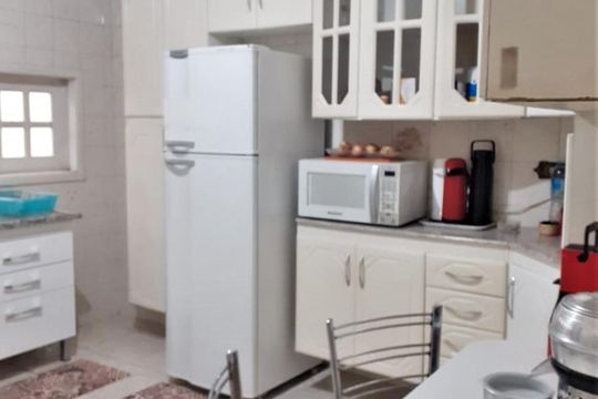 Cozinha de casa à venda com 3 quartos, 174m² em Parque Maria Domitila, São Paulo