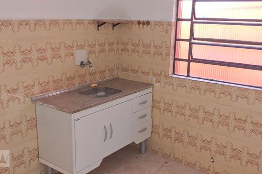 Cozinha de casa para alugar com 1 quarto, 40m² em Chora Menino, São Paulo