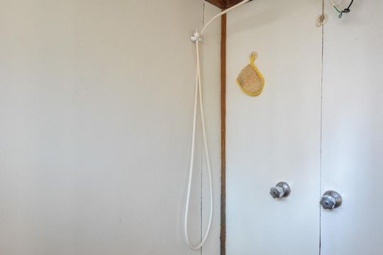 Banheiro da suíte de apartamento para alugar com 2 quartos, 47m² em Jardim Paulista, São Paulo