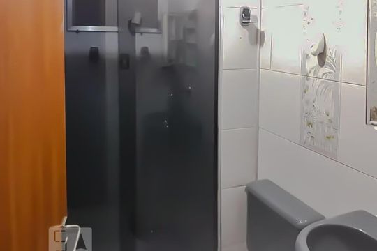 Banheiro de apartamento à venda com 2 quartos, 56m² em Parque Residencial Vila União, Campinas