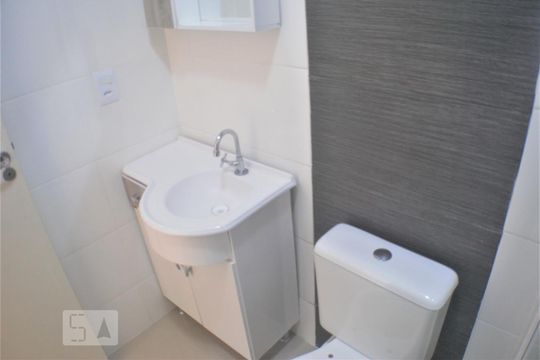 Detalhe do Banheiro Social de apartamento para alugar com 2 quartos, 65m² em Ingleses do Rio Vermelho, Florianópolis