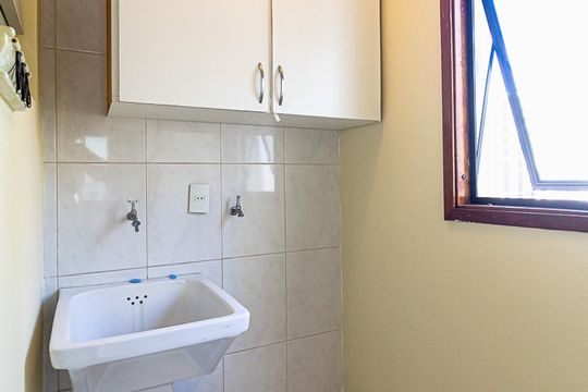Área de serviço de apartamento para alugar com 1 quarto, 58m² em Planalto Paulista, São Paulo