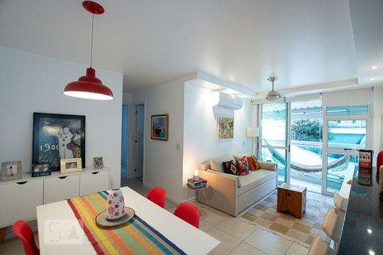 Sala de apartamento para alugar com 2 quartos, 68m² em São Francisco, Niterói