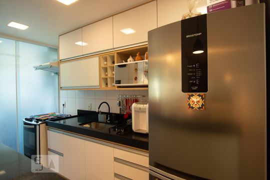 Cozinha de apartamento para alugar com 2 quartos, 68m² em São Francisco, Niterói