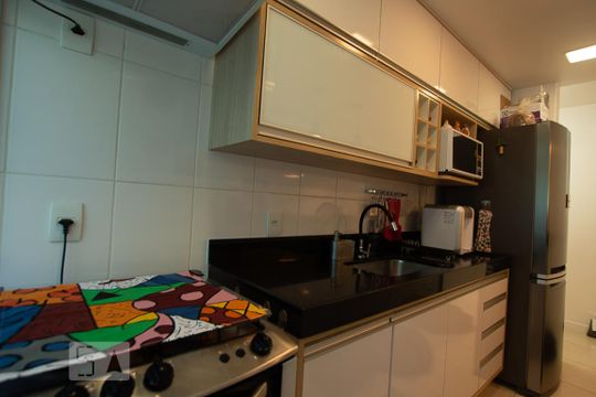 Cozinha de apartamento para alugar com 2 quartos, 68m² em São Francisco, Niterói