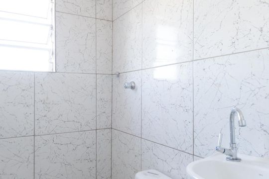 Banheiro de casa para alugar com 1 quarto, 15m² em Paulicéia, São Bernardo do Campo