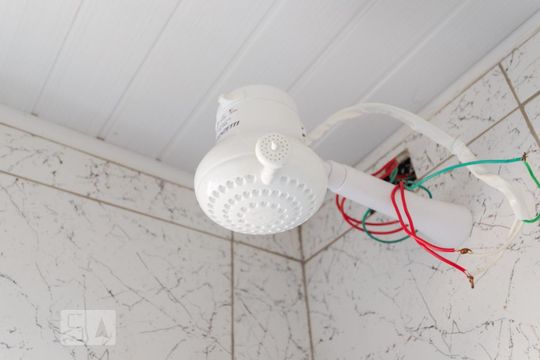 Chuveiro de casa para alugar com 1 quarto, 15m² em Paulicéia, São Bernardo do Campo