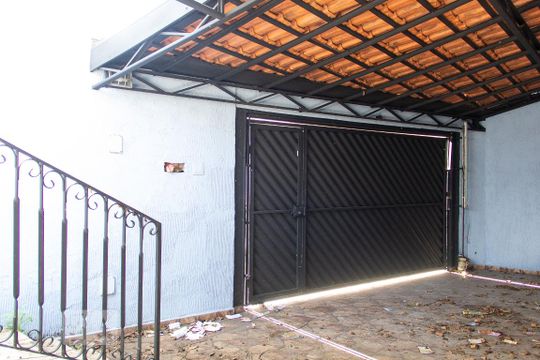 Garagem de casa para alugar com 3 quartos, 160m² em Jardim das Maravilhas, Santo André