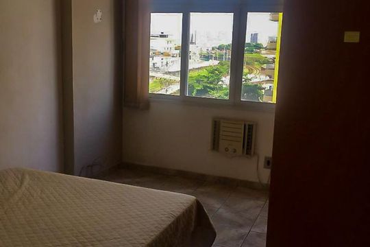 Quarto 2 de apartamento para alugar com 2 quartos, 81m² em Olaria, Rio de Janeiro