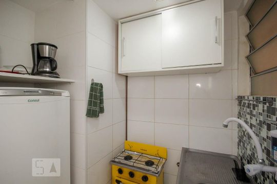 Cozinha de apartamento à venda com 1 quarto, 40m² em Copacabana, Rio de Janeiro