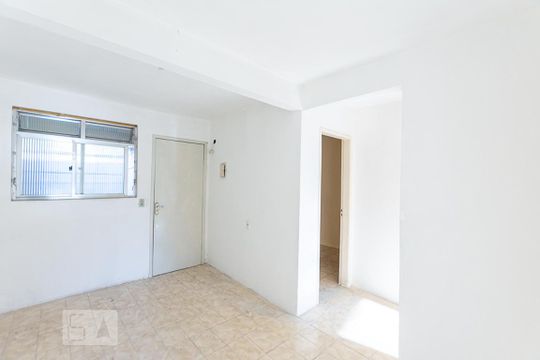 Sala de casa de condomínio à venda com 2 quartos, 60m² em Engenhoca, Niterói