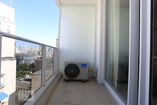 Varanda de kitnet/studio para alugar com 1 quarto, 22m² em Centro, São Paulo
