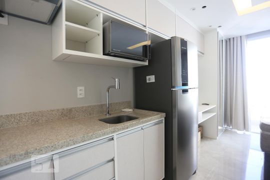 Cozinha de kitnet/studio para alugar com 1 quarto, 22m² em Centro, São Paulo