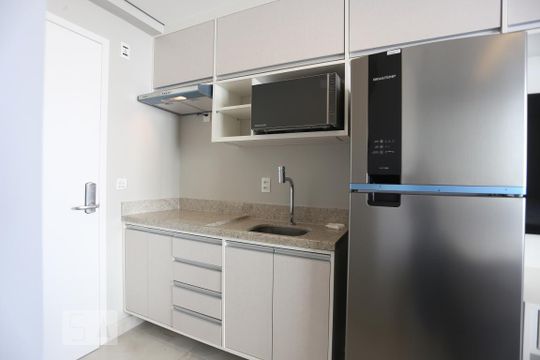 Cozinha de kitnet/studio para alugar com 1 quarto, 22m² em Centro, São Paulo