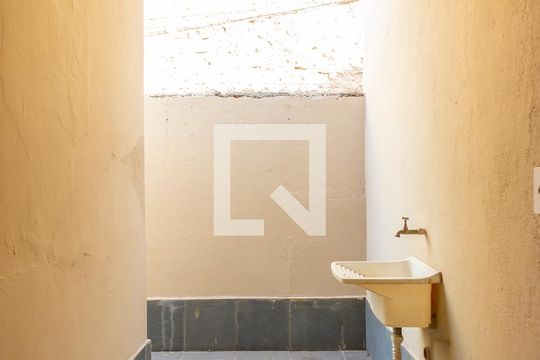 Área de Serviço de casa para alugar com 2 quartos, 138m² em Vila Oratório, São Paulo