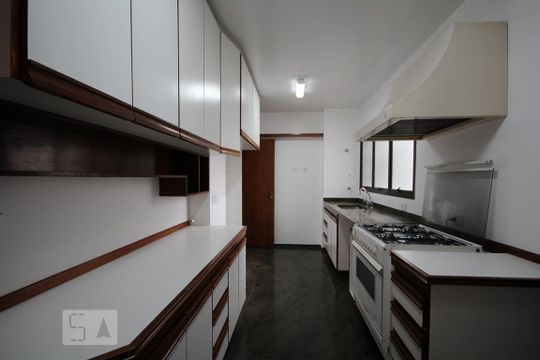 Cozinha de apartamento à venda com 4 quartos, 247m² em Real Parque, São Paulo