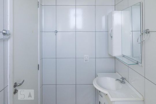 banheiro suite de apartamento à venda com 2 quartos, 55m² em Candelária, Belo Horizonte