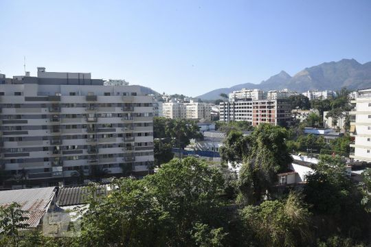 Vista do Quarto 2 de casa de condomínio para alugar com 2 quartos, 160m² em Pechincha, Rio de Janeiro