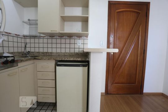 Cozinha de kitnet/studio para alugar com 1 quarto, 25m² em Consolação, São Paulo