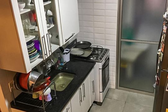 Cozinha de apartamento para alugar com 2 quartos, 50m² em Jardim Sarah, São Paulo