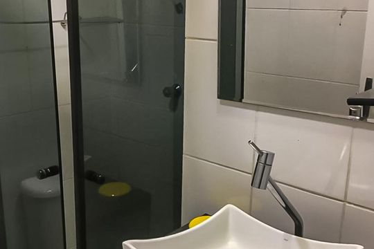 Banheiro de apartamento para alugar com 2 quartos, 50m² em Jardim Sarah, São Paulo