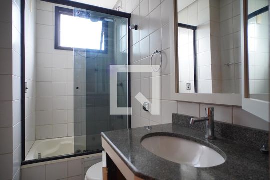 Banheiro Corredor de apartamento para alugar com 2 quartos, 52m² em Centro, Florianópolis