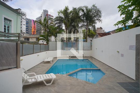 Área comum - Piscina de apartamento para alugar com 2 quartos, 52m² em Centro, Florianópolis