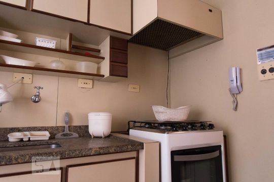 Cozinha de apartamento para alugar com 1 quarto, 42m² em Santa Cecília, São Paulo