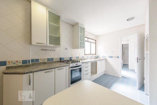 Cozinha de apartamento para alugar com 3 quartos, 146m² em Cambuí, Campinas