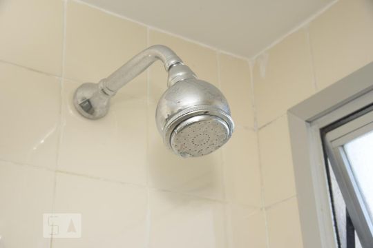 Banheiro  de apartamento para alugar com 1 quarto, 37m² em Anil, Rio de Janeiro