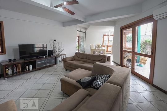 Casa à venda com 4 quartos, 305m² em Morro do Espelho, São Leopoldo