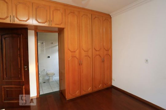 Suite 2 de casa para alugar com 4 quartos, 380m² em Vila Tramontano, São Paulo