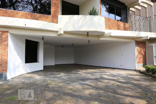 Garagem de casa para alugar com 4 quartos, 380m² em Vila Tramontano, São Paulo
