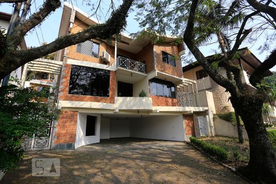 Casa para alugar com 4 quartos, 380m² em Vila Tramontano, São Paulo