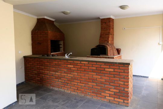 Churrasqueira de casa para alugar com 4 quartos, 380m² em Vila Tramontano, São Paulo