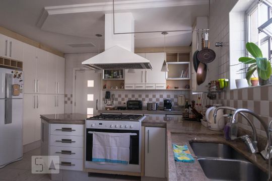 Cozinha de apartamento para alugar com 4 quartos, 238m² em Higienópolis, São Paulo